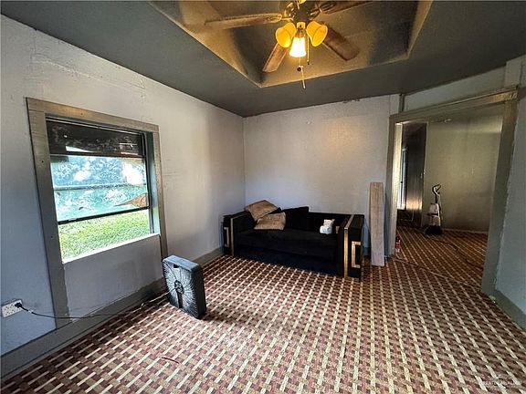 3rd image of 514 W Cora St