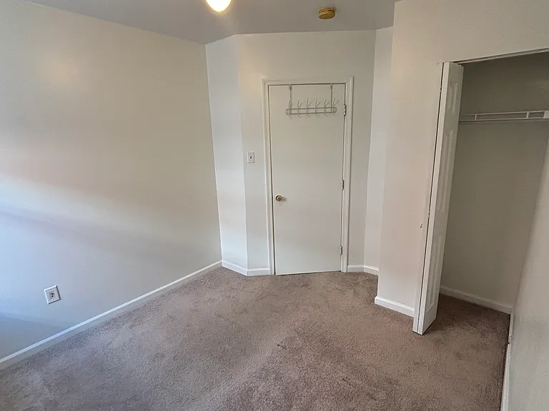 5036 Catharine St #2 — Photo 12