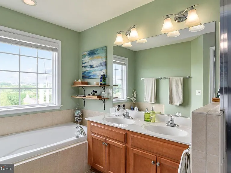 2372 Battery Hill Cir — Photo 20