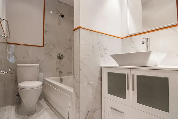 Rented by WAM Partners - William Moses Co. | media 18