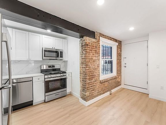 2nd image of 306 Varick St Floor 1
