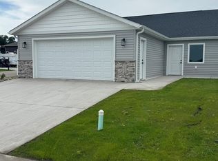 1041 Village Ln, Detroit Lakes, MN 56501