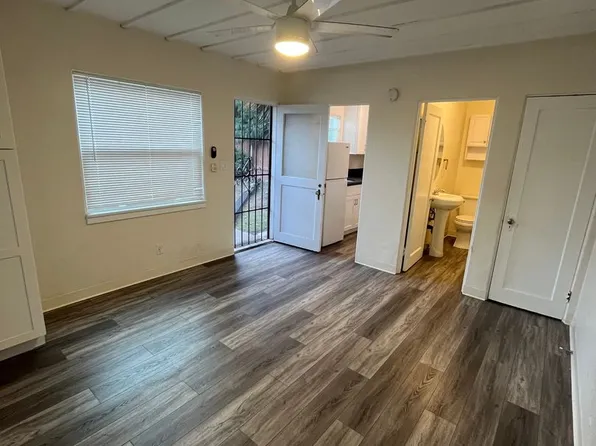 Perfectly Located Studio In Downtown South Park With Garage! Only $1,595/Mo!