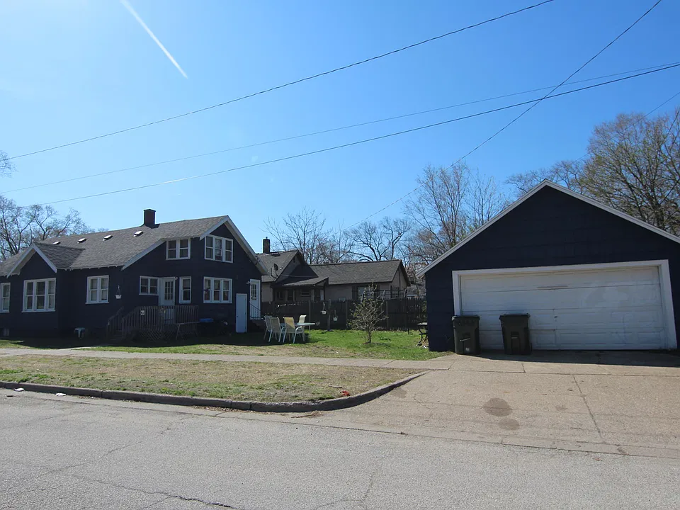Building Photo 3