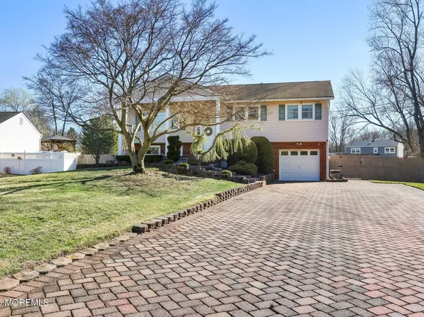 11 Eliot Road, Manalapan, NJ 07726