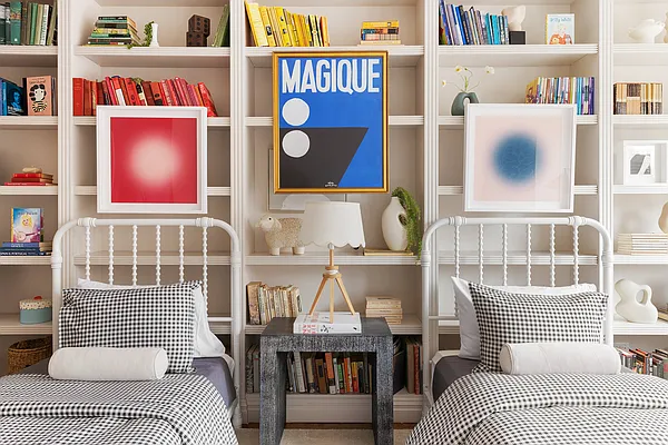 Sold by Compass | media 18