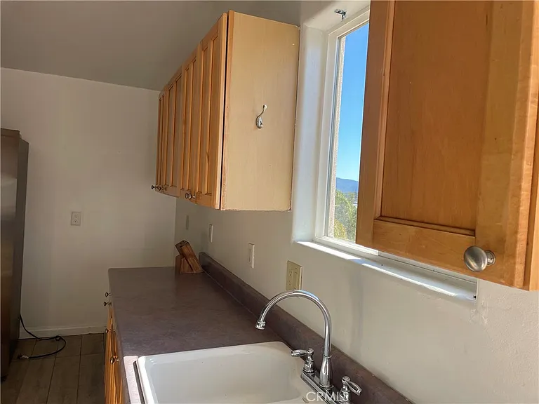 1412 Pine Heights Way — Photo 8