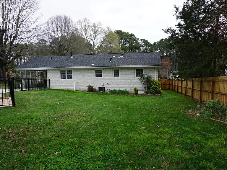 1302 Clinton Rd — Photo 6