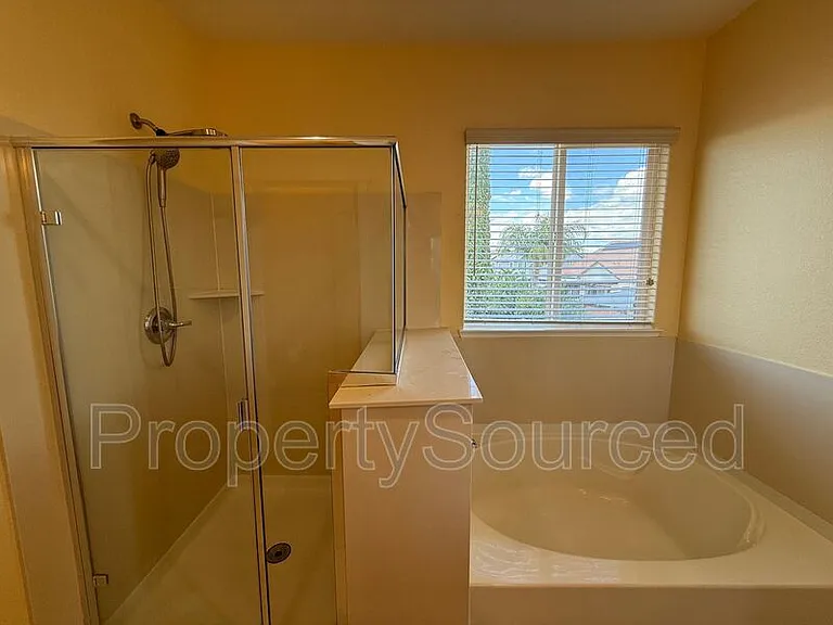 18517 Admiral Way — Photo 40