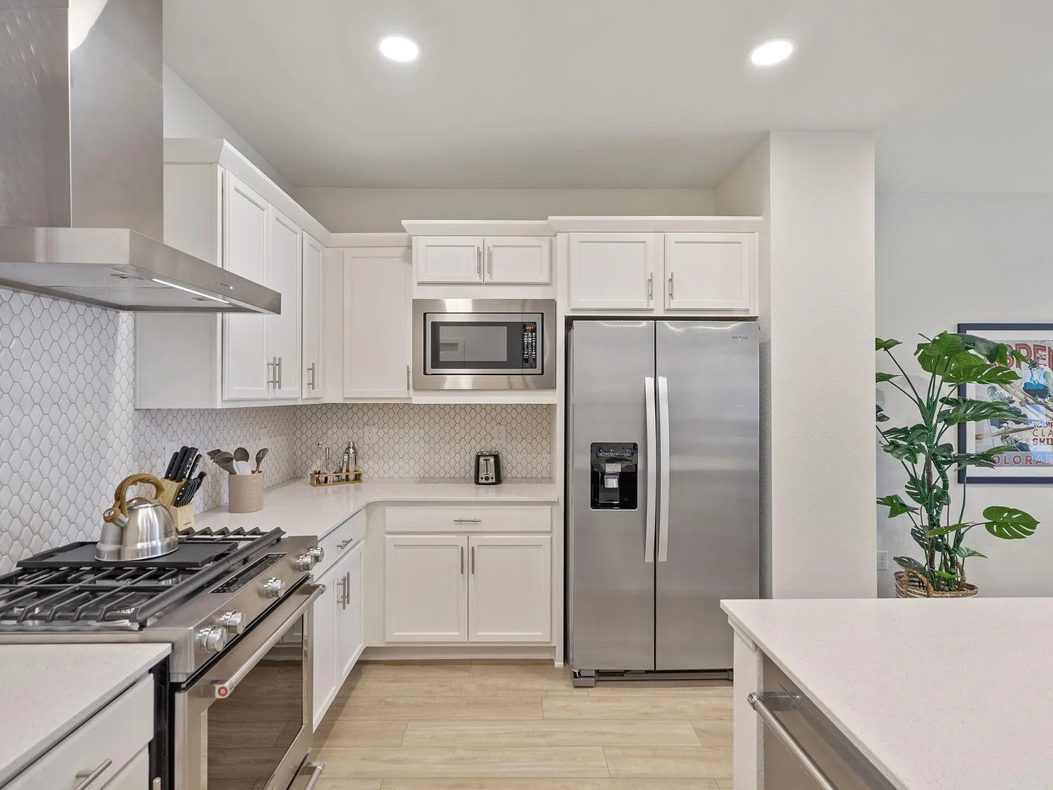 3 bed, 1710 sqft, $3,495 — Photo 2