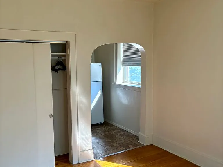 10 Hasbrouck Ave — Photo 4