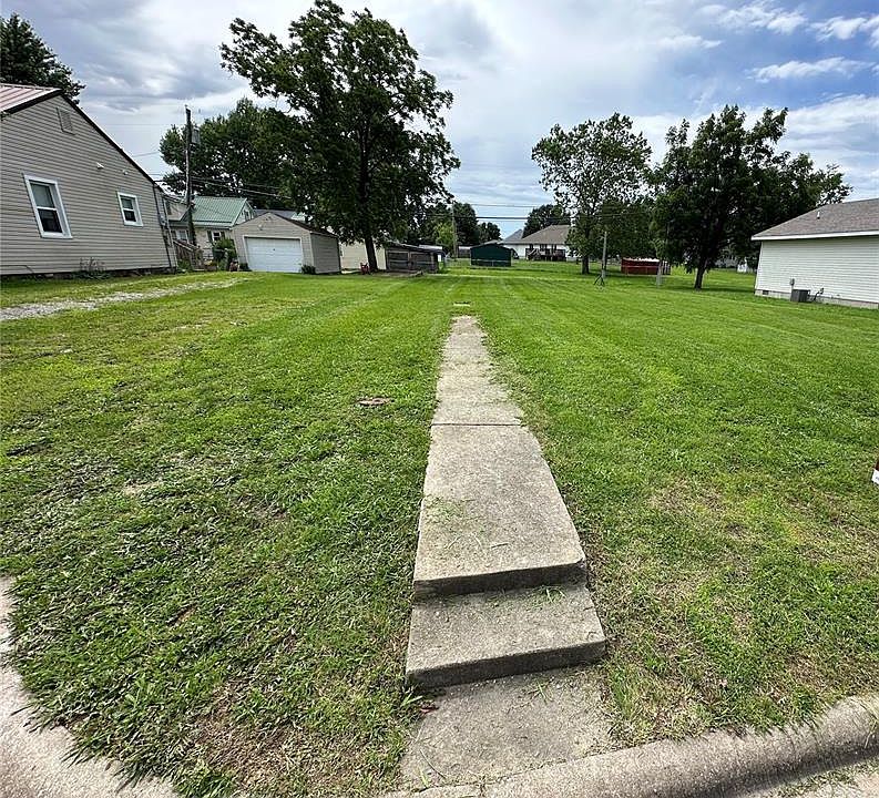 2nd image of 1158 Beverly Dr