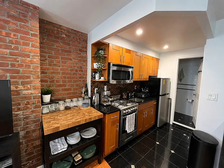 148 Orchard St #4 — Photo 2