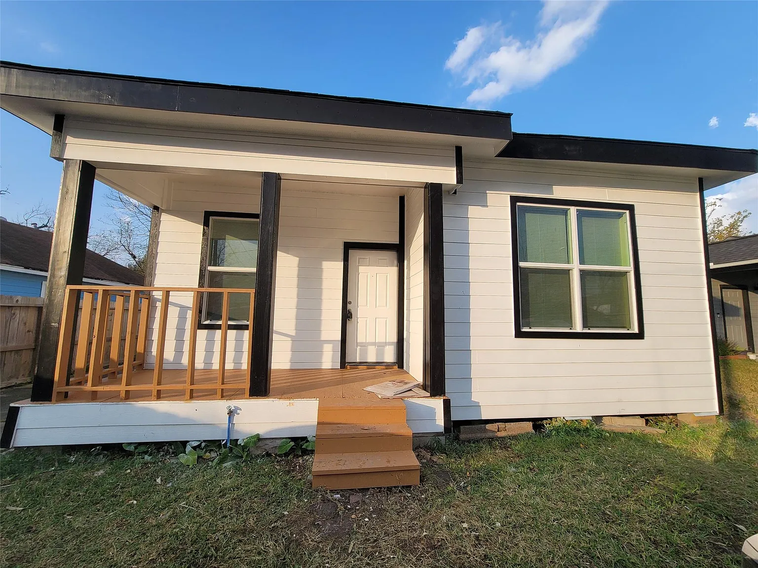 3 bed, 2.0 bath, 1260 sqft, $1,700 — Photo 4