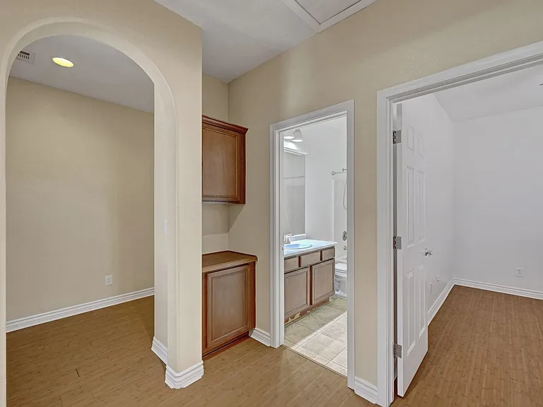 10240 Gladstone Peak St N — Photo 33
