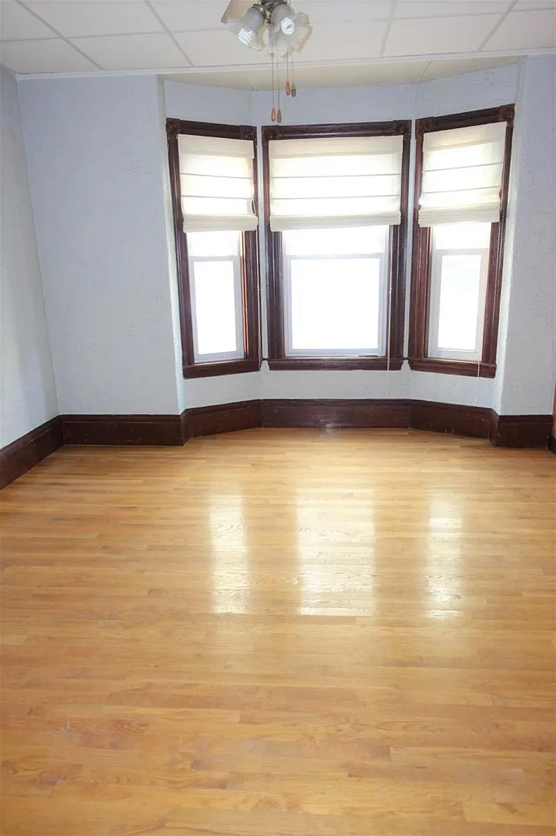 Photo 2 of 18 - 364 Highland Ave #2 - Somerville, MA Building Photo - 364 Highland Ave #2