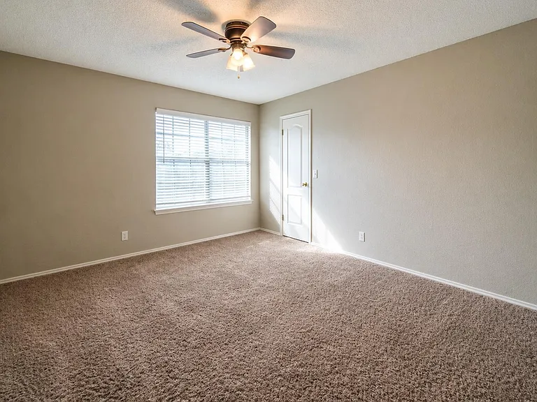 12900 Medina River Way — Photo 13