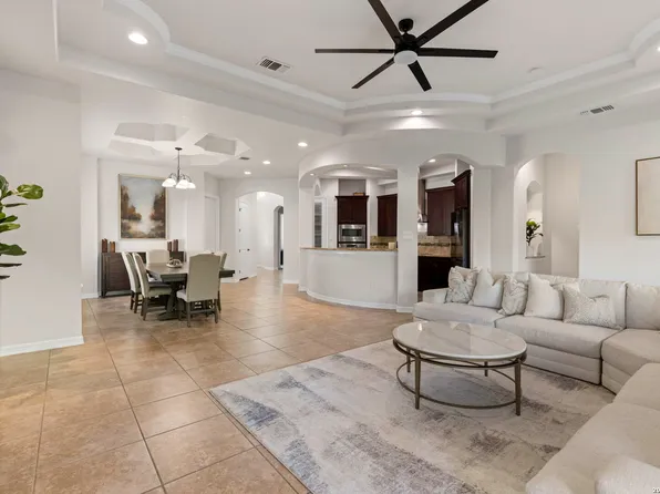 6131 Lowrie, San Antonio, TX 78239