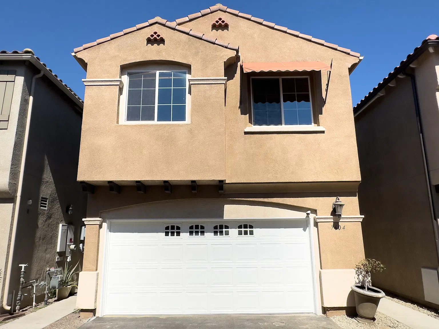 7604 N Justice Way — Photo 1