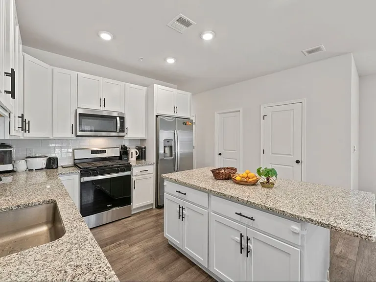 230 Honey Ln — Photo 17