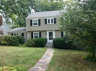 7 Ledgewood Rd, West Roxbury, MA 02132