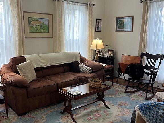 2nd image of 366 Old Main Rd