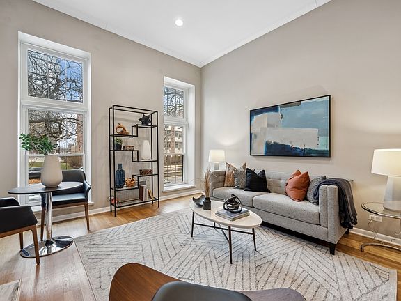 4th image of 921 N Lasalle St #7