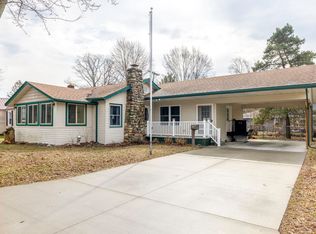 3055 Maplewood Dr, Fort Gratiot, MI 48059