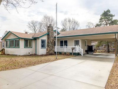 3055 Maplewood Dr, Fort Gratiot, MI, 48059