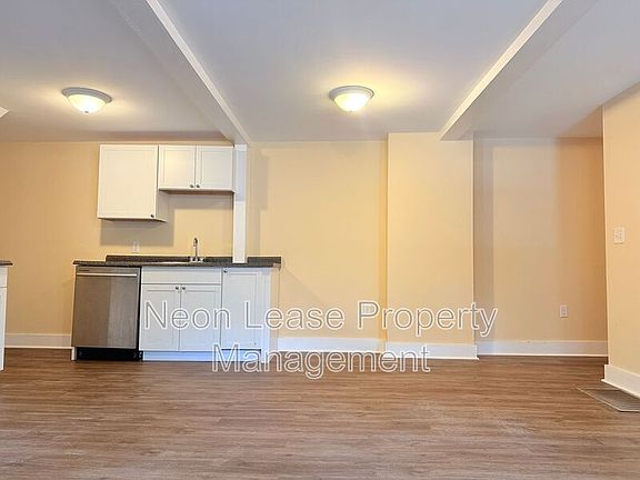 3rd image of 107 NW Front St