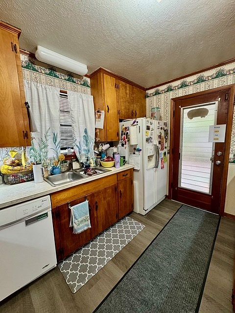 10th image of 505 E Hart Ave