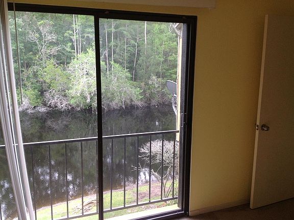 4th image of 8753 Como Lake Dr