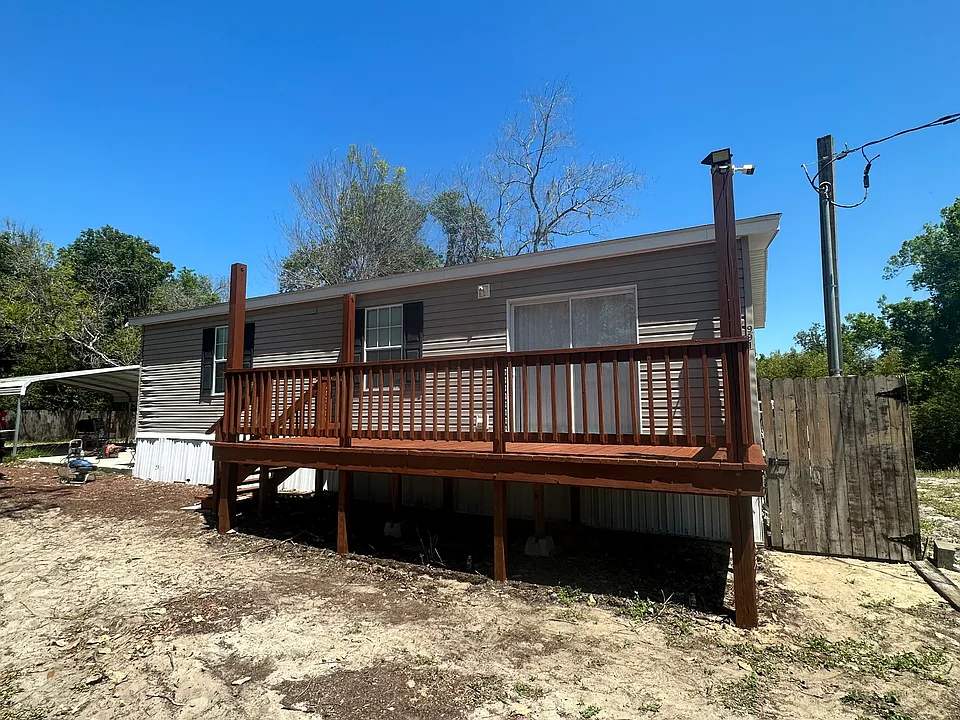 991 Bay Ct