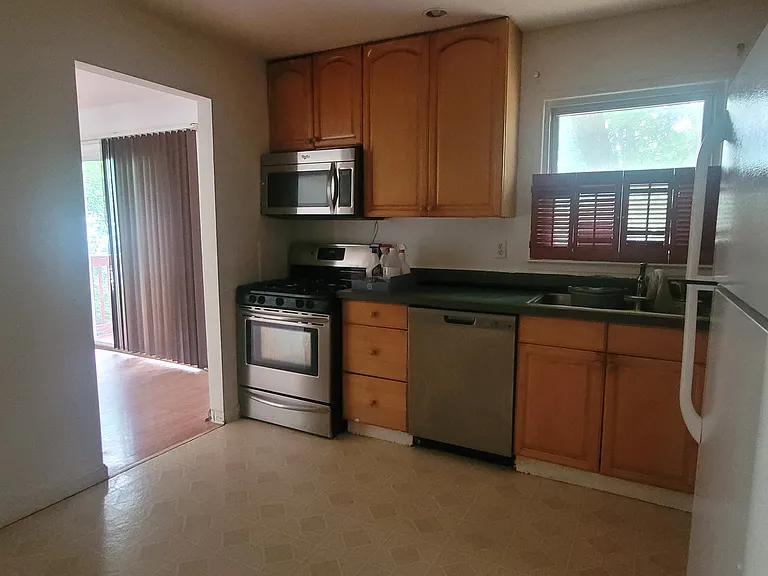 4419 Kentmore Dr — Photo 33