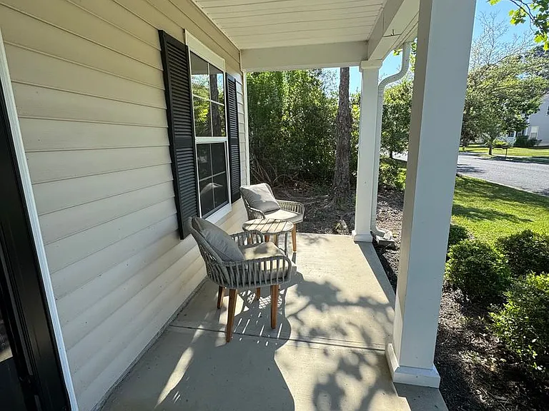 193 University Pkwy — Photo 17