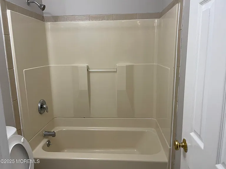 159 Port Monmouth Rd #2 — Photo 8