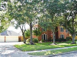 831 Live Oak Ln, Seabrook, TX 77586