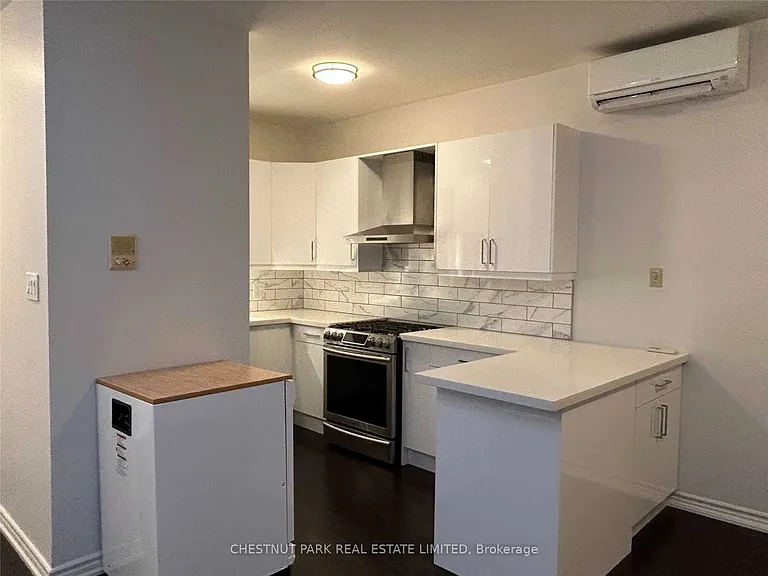 179 Avenue Rd #2 — Photo 5