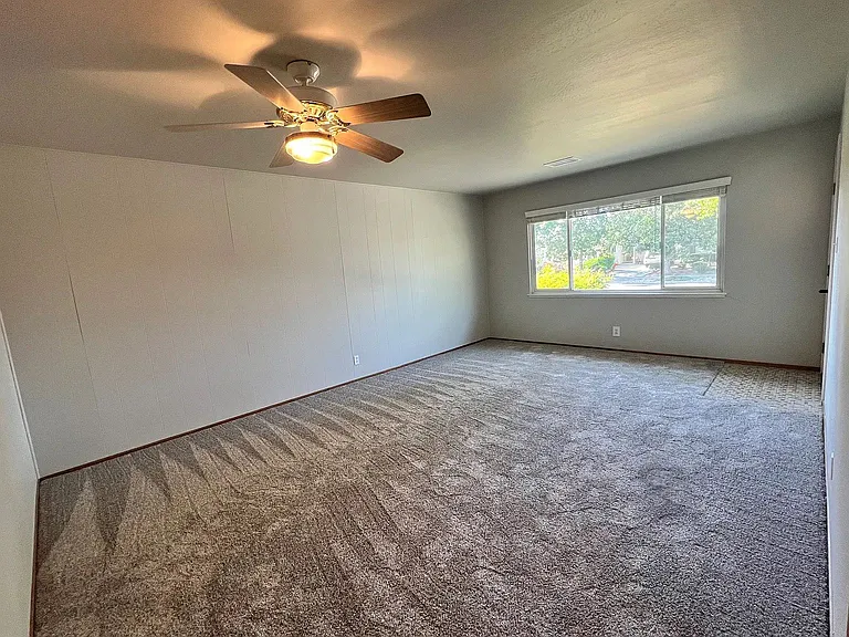 6610 Canterbury Ct — Photo 10