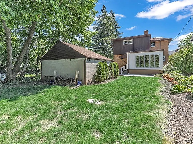 69 Berryman Dr — Photo 32