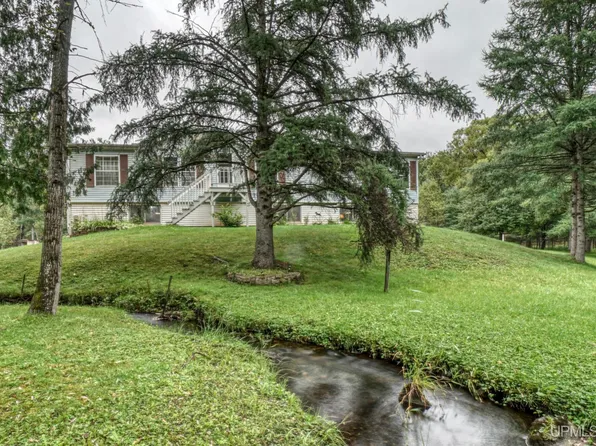 N2374 Treves Farm Rd, Norway, MI 49870