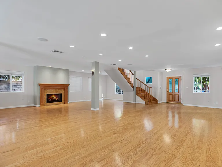 4539 Mammoth Ave — Photo 5