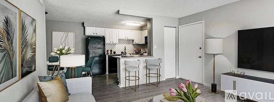 1st image of 2736 Roosevelt Blvd #12