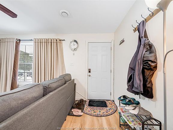 3rd image of 3567 King St