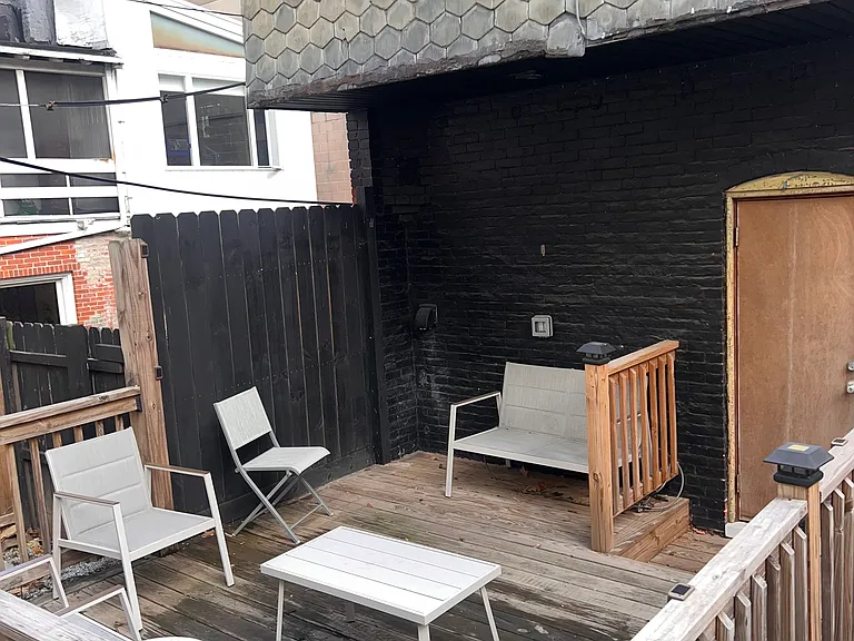 1217 N King St — Photo 23