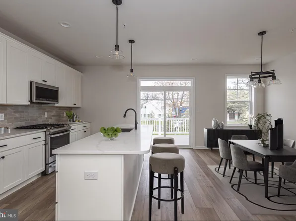 84 Becker Dr #38, Chalfont, PA 18914