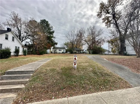 807 Lindsey St, Reidsville, NC 27320