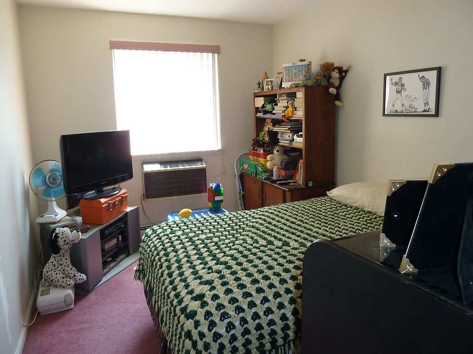 2nd image of 7268 Royce Pl APT 1
