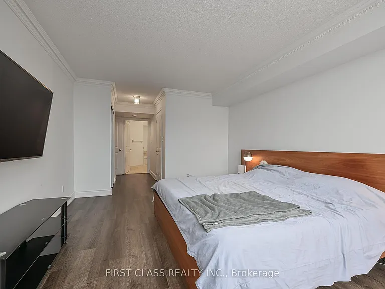 3181 Bayview Ave #902 — Photo 17