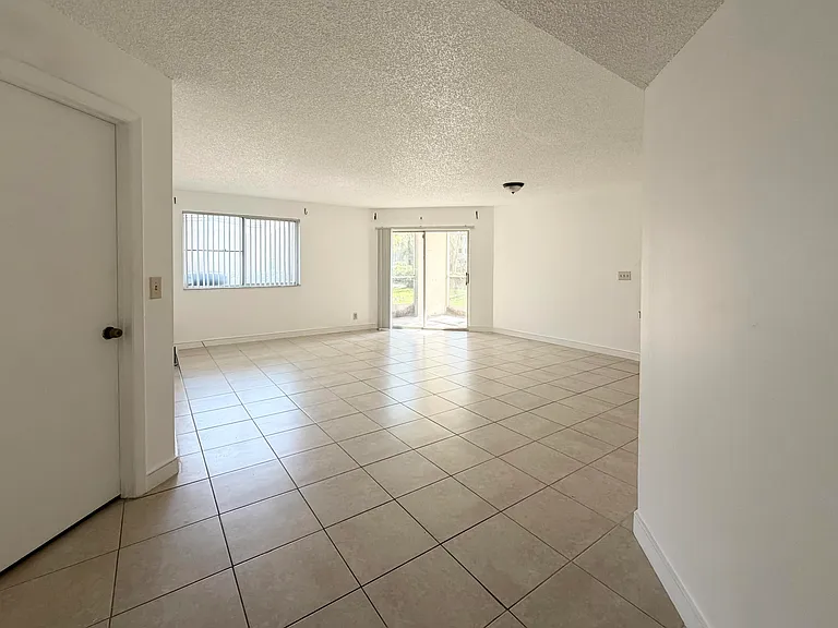 9977 Westview Dr #111 — Photo 9